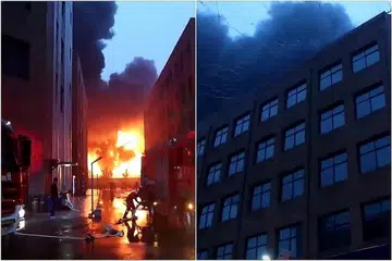 KEMALANGAN DI KILANG: Kebakaran di bandar Anyang, di wilayah Henan, China, telah meragut nyawa 36 orang, dengan dua yang lain cedera. Lagi dua orang dilaporkan hilang menurut laporan pemerintah semalam. - Foto TANGKAP LAYAR WEIBO