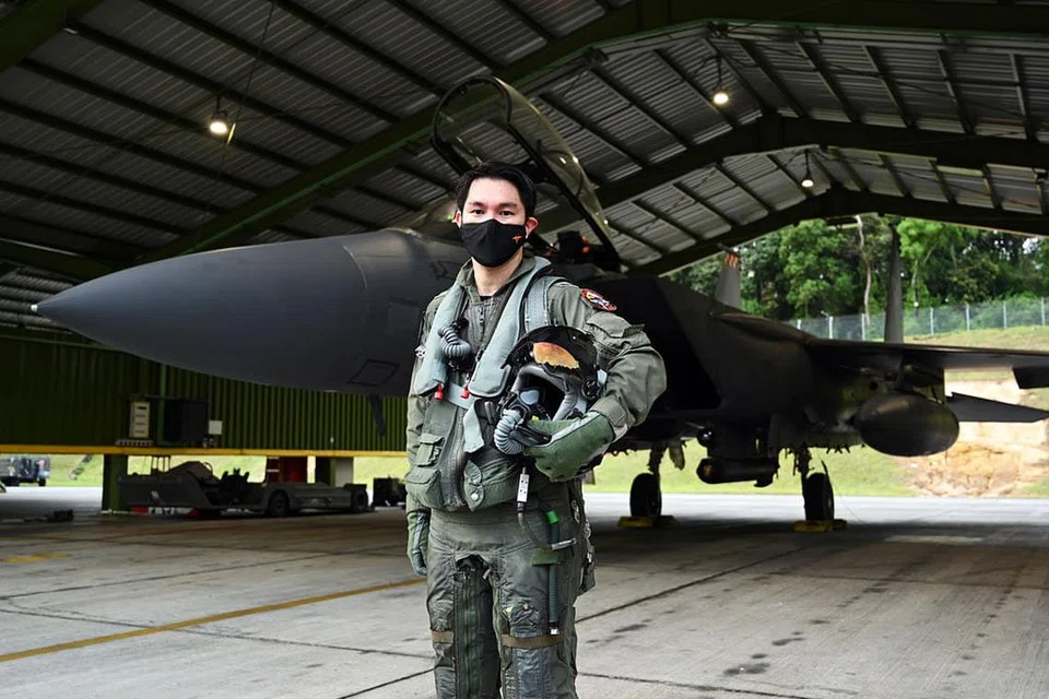 TERUS MAJU: Kapten Muhammad Iskandar Dzulfadhli Abdul Rahman dinaikkan pangkat menjadi Mejar mulai 1 Julai. - Foto MINDEF