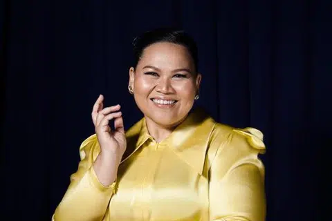 REAKSI VIDEO TULAR: Sherry Alhadad menafikan bahawa video yang tular bersama seorang lelaki, hanya seorang ejen insuransnya. 