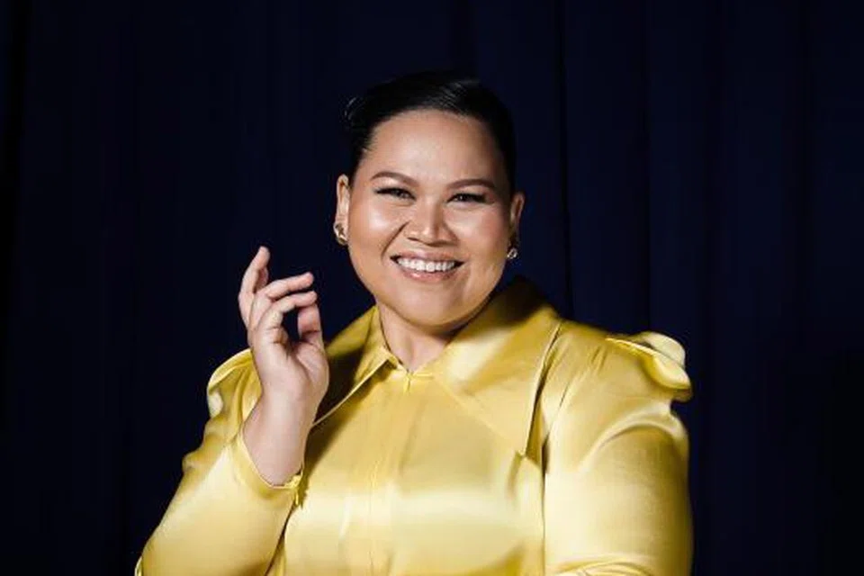 REAKSI VIDEO TULAR: Sherry Alhadad menafikan bahawa video yang tular bersama seorang lelaki, hanya seorang ejen insuransnya. 