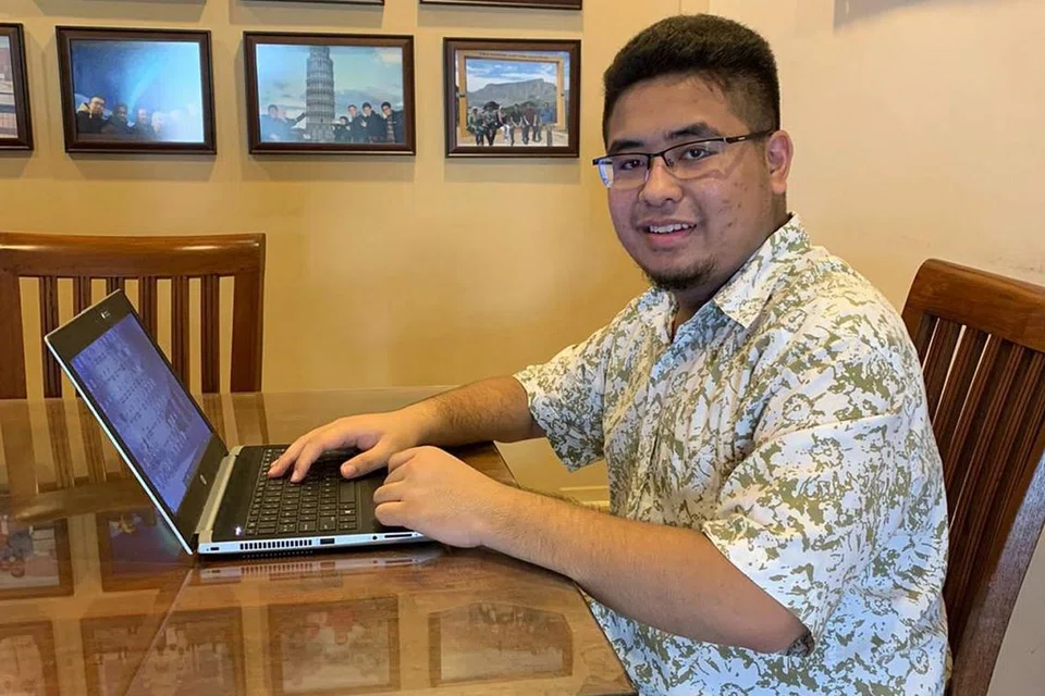 SEDIA TEROKA: Encik Muhammad Haziq berharap majikan lebih terbuka mengambil siswazah sebagai antara tenaga kerja baru mereka walaupun siswazah tidak mempunyai pengalaman kerja. - Foto ihsan MUHAMMAD HAZIQ MOHAMMED SHAHRIN