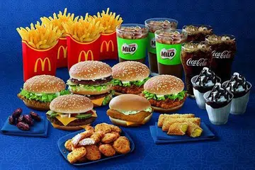 MALAS NAK MASAK?: Jika anda letih dan mahu makanan dihantar ke depan pintu, hubungi McDelivery Ramadan ini. - Foto MCDONALD'S MCDELIVERY