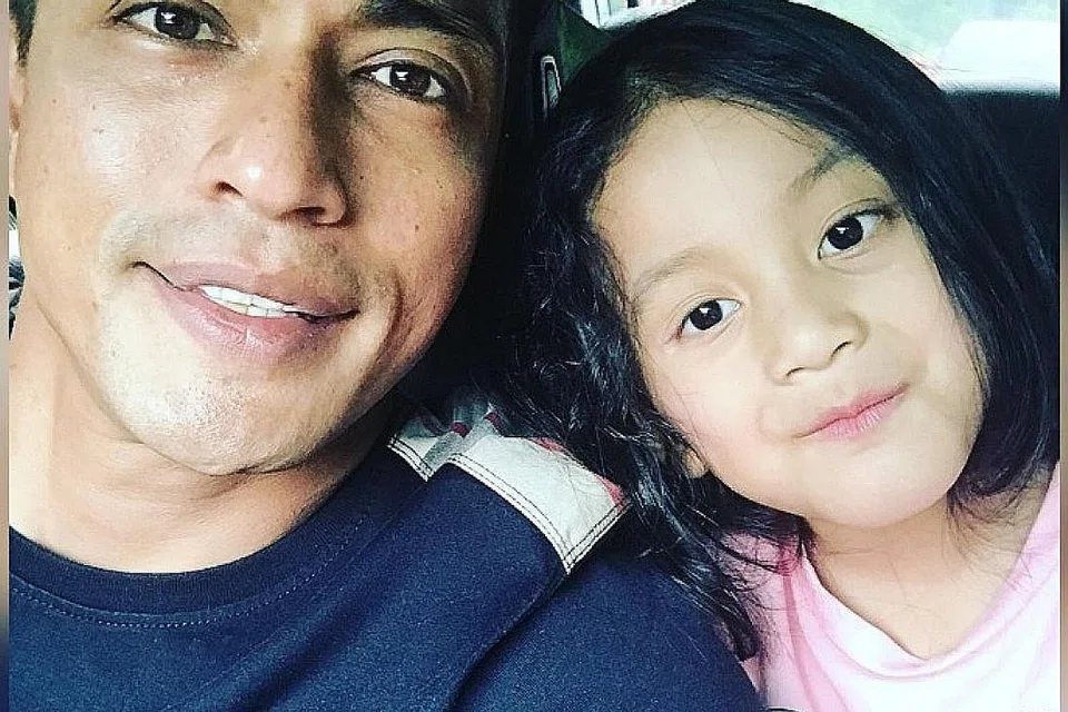 INTAN PAYUNG: Adi Putra akui berat baginya hidup terpisah dengan anak angkat kesayangan, Zara Adelia, yang pasti akan memeluknya penuh kerinduan setiap kali bertemu. - Foto INSTAGRAM ADI PUTRA