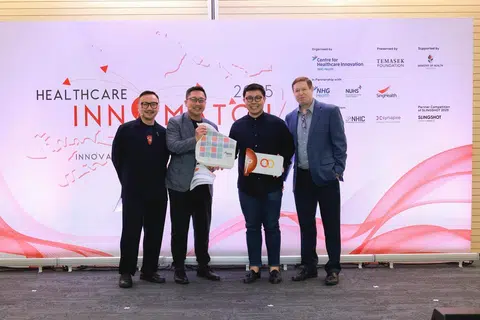 Syarikat GyroGear™ telah memenangi Anugerah Pilihan Penonton pada peringkat akhir acara Healthcare InnoMatch 2025. Gambar menunjukkan (dari kiri) pengacara dan Pengarah Klinikal CHI, profesor bersekutu, Encik Wong Hon Tym; pengacara dan Pengarah Timbalan Pejabat Geran dan Inovasi, CHI,  Encik Casper Ng; Ketua Pegawai Eksekutif GyroGear™, Dr Ong Joon Faii; dan Ketua Pengkomersilan GyroGear™, Encik John Piontkowski.
