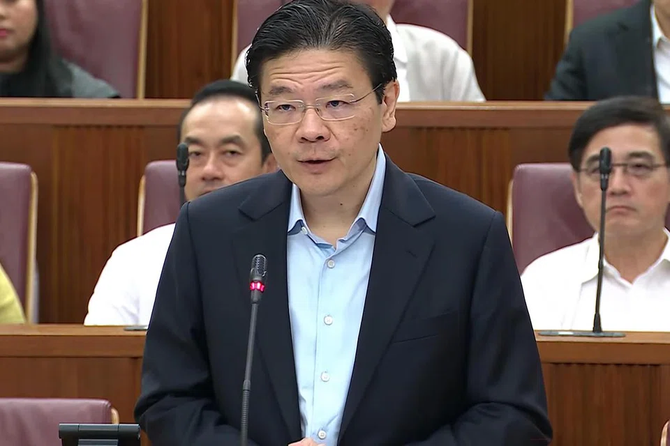 Perdana Menteri, Encik Lawrence Wong, berucap di Parlimen.