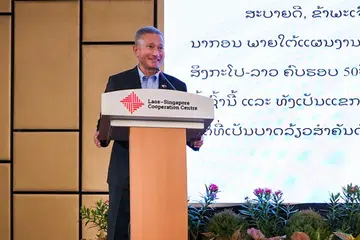 ERAT HUBUNGAN DUA HALA: Dr Vivian Balakrishnan menyampaikan ucapan pada Majlis Sambutan Alumni Program Kerjasama Singapura di Vientiane, Laos, 27 Januari. 