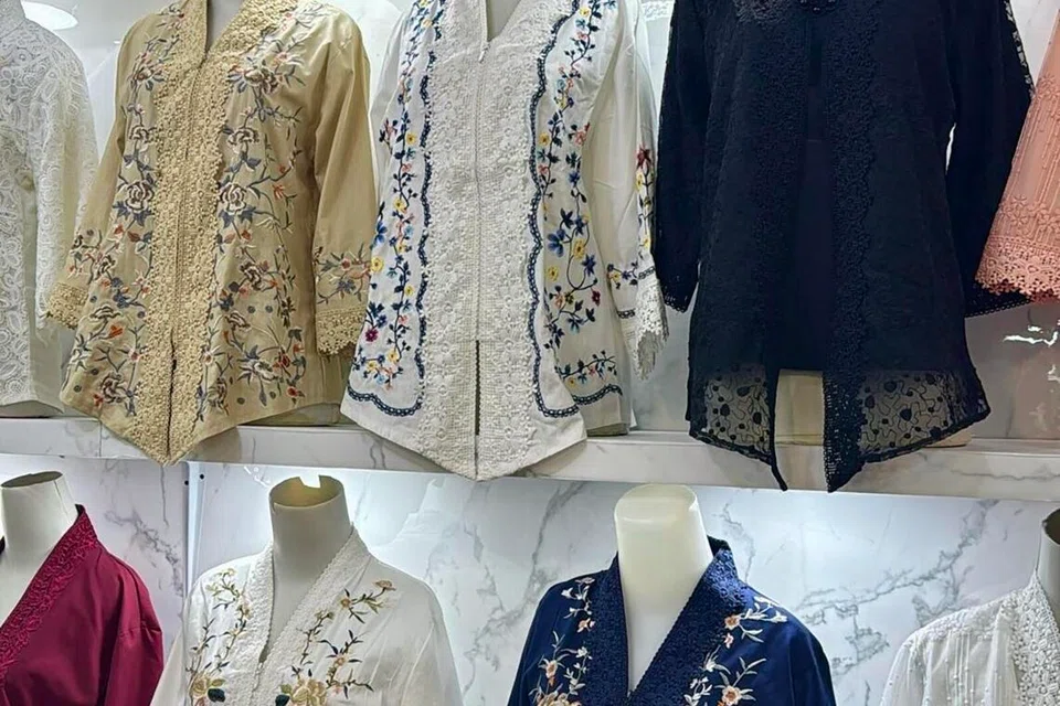 jakarta, bandung, shopping raya, baju raya, kuih raya, whoosh