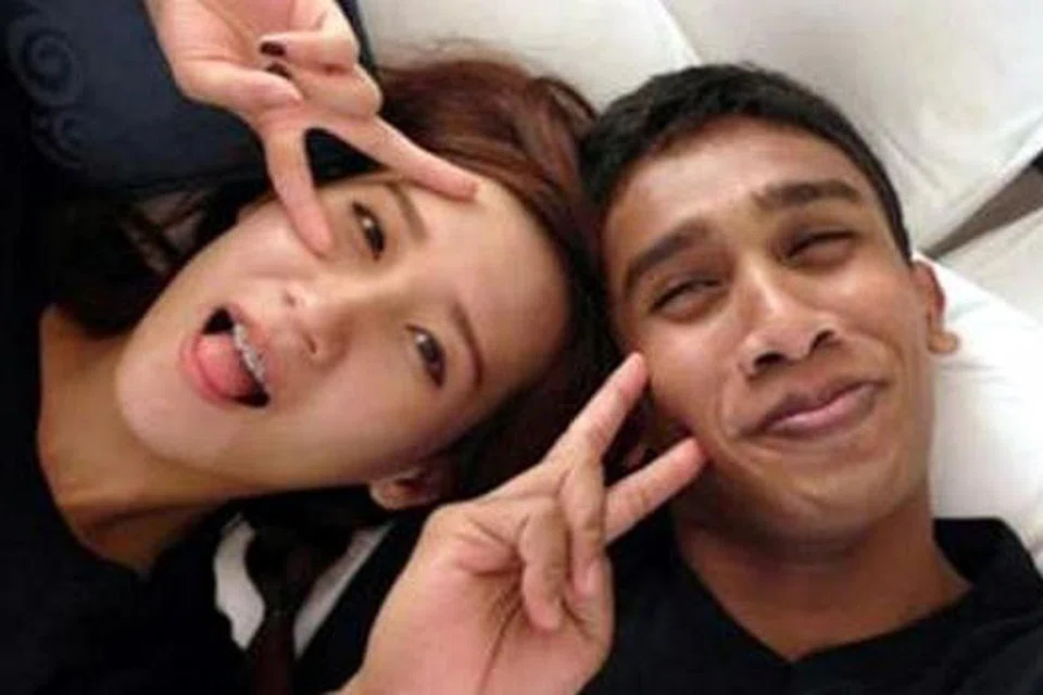 TERKORBAN: Allahyarham Amron Ayoub bersama temanitanya dari Korea, Cik Song Jisoo, merupakan antara empat orang yang terkorban dalam nahas itu. - Foto FACEBOOK.COM