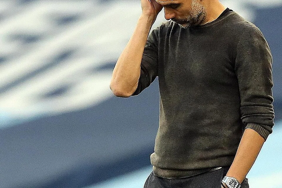 PERKUKUH BENTENG PERTAHANAN: Pep Guardiola mungkin tidak menyangka pertahanan City dirobek dengan mudah oleh Jamie Vardy dan Leicester yang membelasah City 5-2 minggu lalu. Bagaimanapun, pertahanan City telah diperkukuh dengan kehadiran Ruben Dias dari kelab Portugis Benfica. - Foto AFP