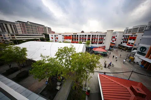 Jabatan Keselamatan Dalam Negeri (ISD) pada Ogos 2024 memberkas remaja warga Singapura yang merancang melakukan serangan ke atas lelaki bukan Muslim di kawasan berdekatan Kelab Masyarakat Tampines West pada September.