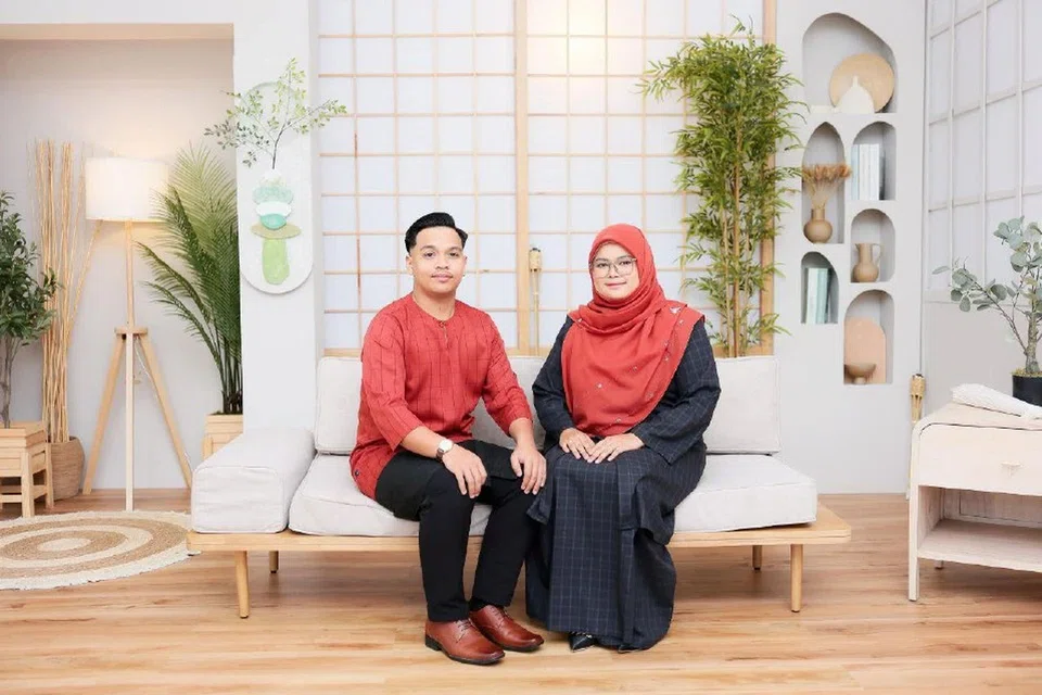 Foto Hari Raya yang sempat diambil pasangan suami isteri, Encik Lokman Hakim Mohd Shukri dan isterinya, Cik Intan Suraya Zaidi, beberapa jam sebelum maut dalam kemalangan pada 25 Mac.