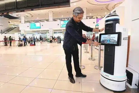 robot keselamatan, terminal bas KL, AI