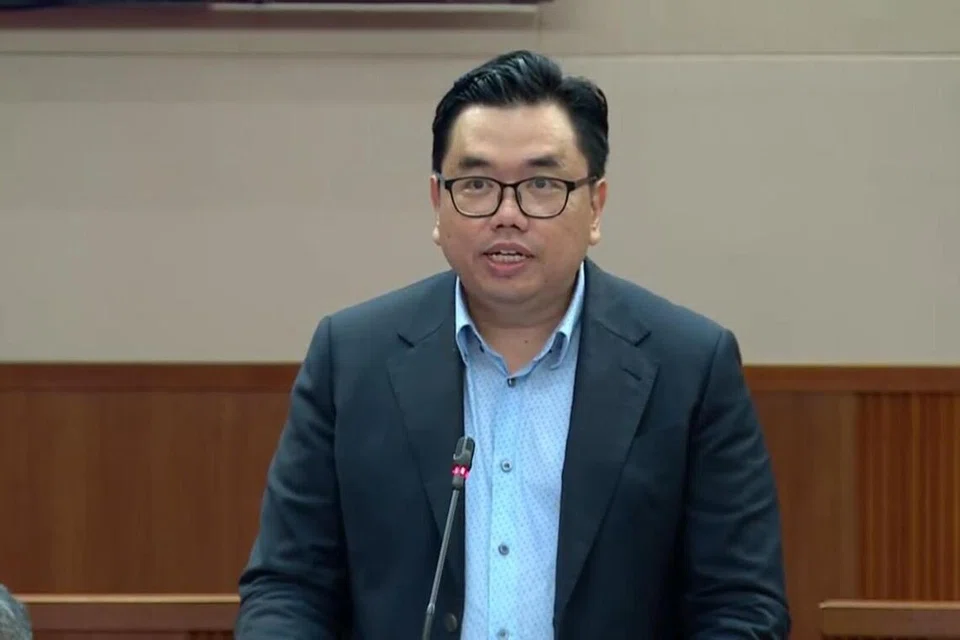 AP pembangkang daripada Parti Pekerja (WP), Encik Fadli Fawzi (GRC Aljunied).