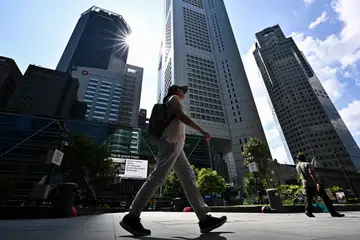 Suhu maksimum harian diramalkan mencecah antara 33 hingga 34 darjah Celsius pada kebanyakan hari.