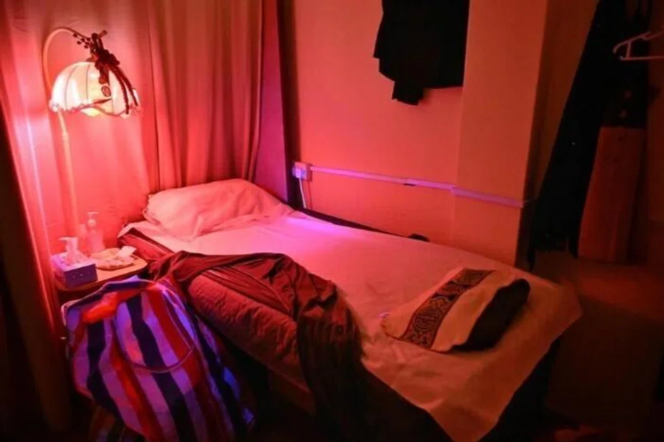 Singapore, police, SPF, raid, Chinatown, Jalan Besar, pusat urut, massage parlour, outlet, People’s Park Complex