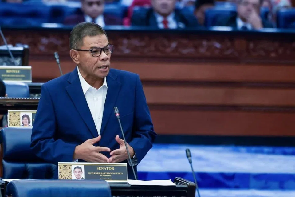 Zara Qairina, Saifuddin, Menteri