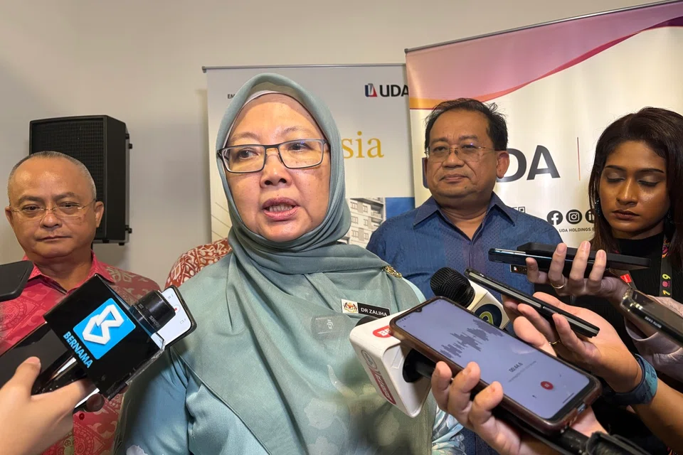 Menteri di Jabatan Perdana Menteri (Wilayah Persekutuan), Datuk Seri Dr Zaliha Mustafa, mengulas kebimbangan mengenai isu gelandangan yang tidak berkesudahan bersama media.