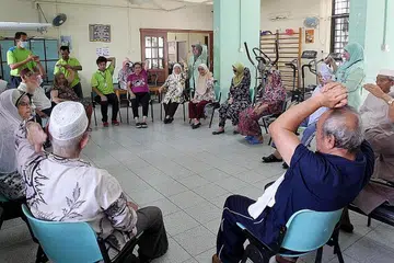 WARGA SENJA LEBIH MUDAH TERJEJAS: Golongan warga senja lebih rentan dilanda penyakit termasuk mengalami demensia. - Fotoo fail BM