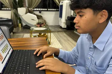 Teknologi seperti pembelajaran dalam talian, kandungan digital interaktif dan animasi membolehkan penyampaian ilmu yang lebih menarik.