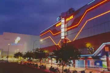 Yishun 10 dibuka pada 28 Mei 1992, kemudian dinaik taraf pada 2010 dan dinamakan semula sebagai GV Yishun.