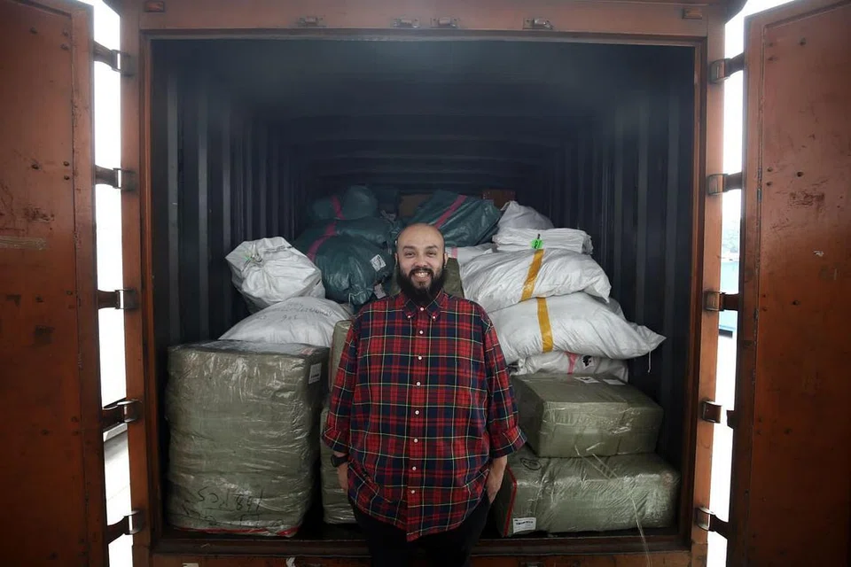 "Ia (kos) telah mula susut tetapi secara purata, kos adalah 20 peratus hingga 40 peratus lebih tinggi, bergantung kepada pasaran tetapi pelanggan sedar tentang cabaran yang kami hadapi. Selain itu kami juga mula menyokong kaedah penghantaran lain seperti menerusi trak rentas sempadan bagi menguruskan keadaan." - Ketua pegawai eksekutif (CEO) dan pengasas bersama Luwjistik, Syed Ali Ridha.