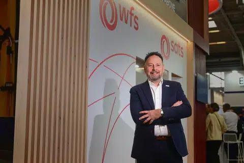 Naib Presiden, World Flight Services (WFS) di Perancis, Encik Laurent Bernard, berkata pengambilalihan oleh Sats telah membantu WFS mengembangkan rangkaiannya, memberi visi jangka panjang dan keupayaan untuk melabur dalam perniagaannya.