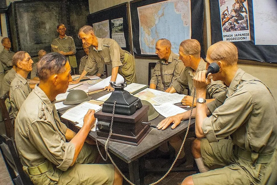 THE BATTLEBOX: Susuri sejarah negara dengan berkunjung ke bunker bawah tanah semasa Perang Dunia Kedua di Fort Canning ini. Pelawat boleh meninjau butiran kejadian yang mengakibatkan kekalahan Britain di tangan tentera Jepun semasa perang itu di Muzium Battlebox. - Foto BM oleh MUHAMMAD MUHAIMIN SUZAINI