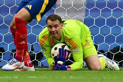 Penjaga gol Bayern Munich, Manuel Neuer, kali terakhir beraksi buat negaranya ketika tewas kepada Sepanyol dalam suku akhir Euro 2024, yang juga merupakan penampilan ke-124 beliau.