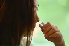 Penyedut hidung yang dikenali sebagai ‘Energy Stick’ dalam kalangan orang muda berbahaya, kata pakar.