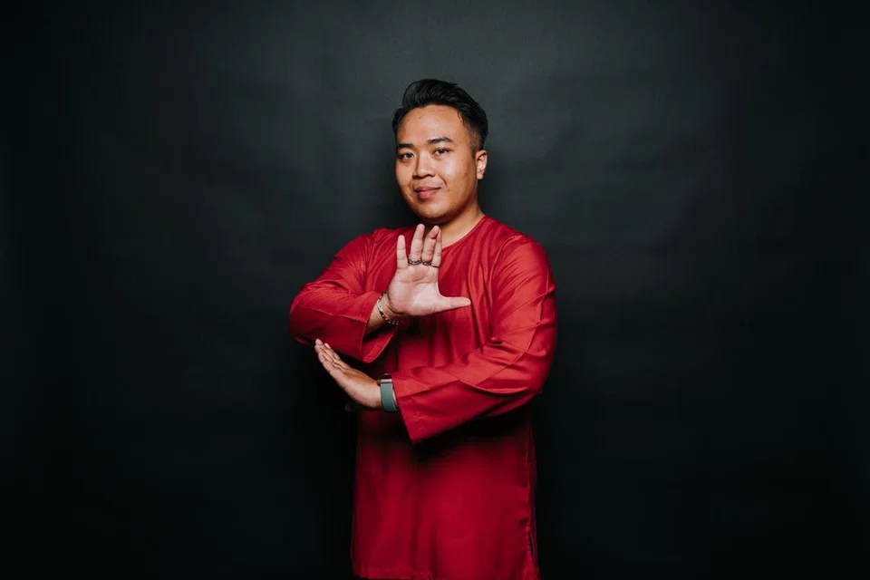 Sejak 2014, Faiz Hairul Anuar, sudah berkecimpung dalam dunia tari secara profesional di bawah bimbingan Dian Dancers.