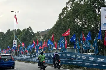 PERANG BENDERA DI SELANGOR: Gabungan blok kerajaan, Pakatan Harapan dan Barisan Nasional (PH-BN) berdepan saingan utamanya, Perikatan Nasional (PN) dalam Pilihan Raya Negeri (PRN) pada 12 Ogos ini.