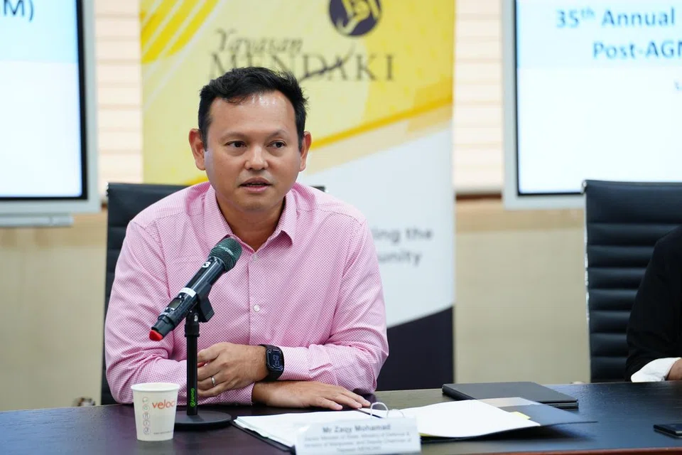 Menteri Negara Kanan (Pertahanan merangkap Tenaga Manusia), Encik Zaqy Mohamad, yang juga Naib Pengerusi Yayasan Mendaki. 
