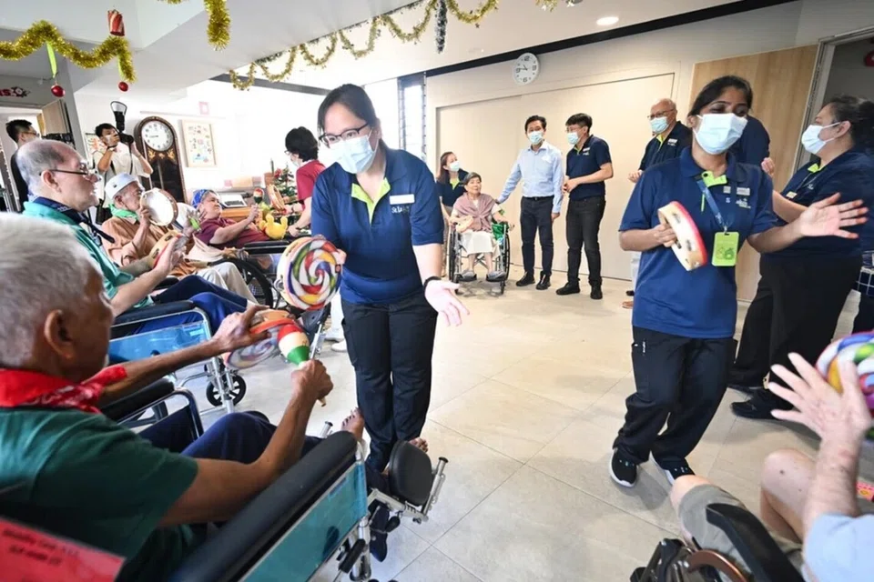 warga emas, berkongsi, kediaman