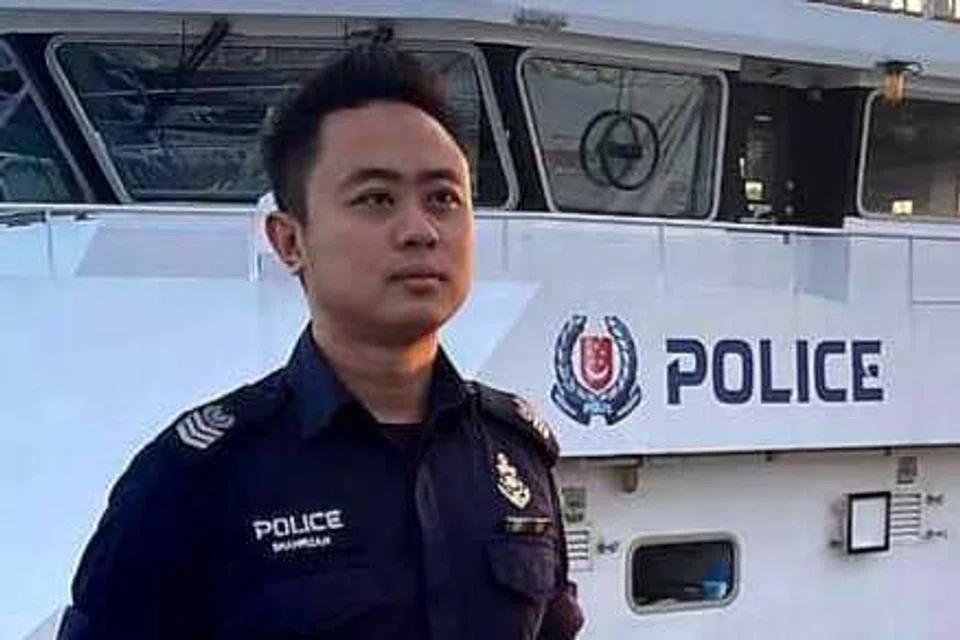 Selama 23 tahun, Encik Shahrizan mula menjalani perkhidmatan negara dalam pasukan polis, kemudian menyertai Pasukan Pengawal Pantai Polis sebagai anggota tetap hingga 2024, apabila beliau dipindahkan ke Pusat Kawalan Operasi Polis sebagai inspektor stesen.