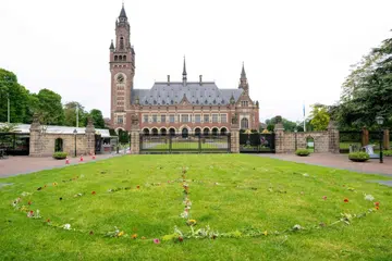 Mahkamah Keadilan Antarabangsa (ICJ), yang terletak di The Hague. 