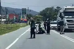 tiarap, jalan raya, batu pahat, johor, murung