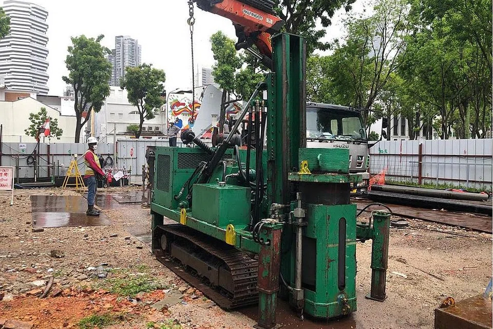 KERJA BAIK PULIH MASIH DITERUSKAN: Masjid Malabar masih meneruskan kerja-kerja naik taraf masjid itu, yang bakal dibuka sepenuhnya tahun depan. - Foto MASJID MALABAR