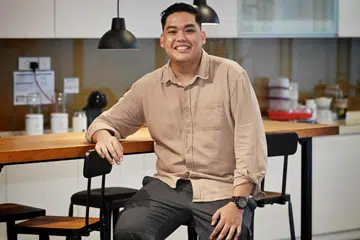 LULUSAN TERBAIK: Encik Muhammad Cairel Razali bakal melanjutkan pelajaran di Perancis selama 18 bulan.