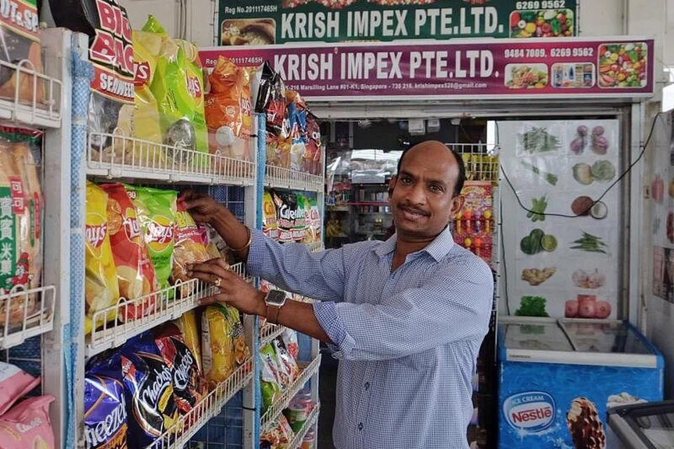 Pemilik kedai runcit di kolong Blok 216 Marsiling Lane, Encik Mani Maran, berkata beliau akan terus berniaga seperti biasa sementara mencari lokasi baru untuk kedainya.