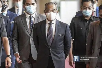 TAN SRI MUHYIDDIN YASSIN: Pemimpin pertama menghadap Yang di-Pertuan Agong pagi semalam.