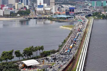 Foto fail ini menunjukkan kesesakan lalu lintas di Koswe Johor-Singapura. 