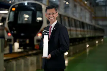 JAUHARI 2023: Pengarah Urusan Laluan Thomson-East Coast (TEL), Encik Shahrin Abdol Salam, merupakan penerima Anugerah Jauhari 2023.