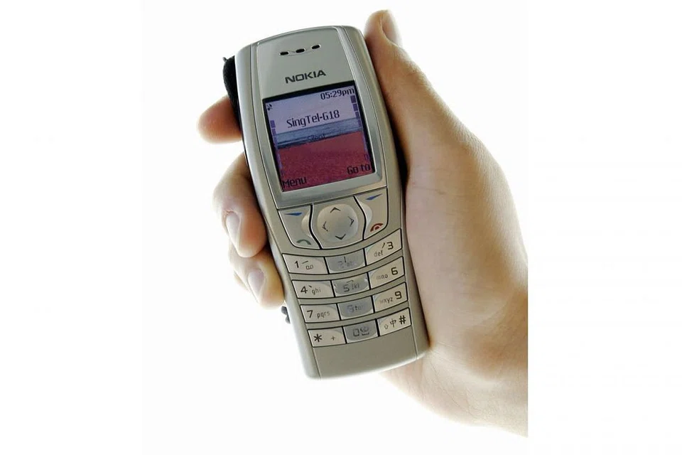 Telefon bimbit jenis 'Candybar'