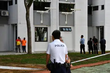 Bayi itu ditemui lebih dua jam kemudian oleh dua pekerja pembersihan majlis bandaran yang bekerja di blok berkenaan.