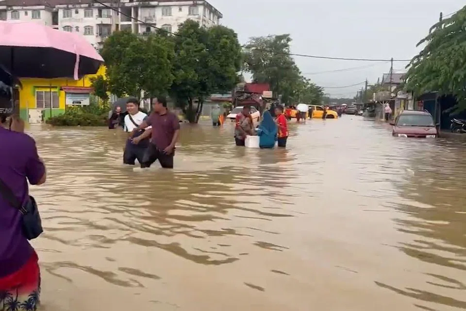 Antara kawasan yang dilanda banjir kilat di Selangor, pada 11 April, berikutan hujan lebat dalam tempoh panjang.