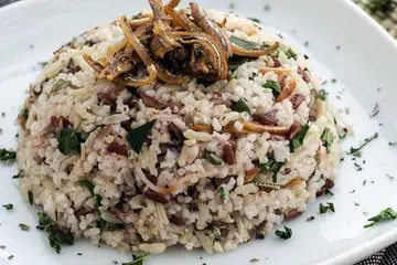 RESIPI SIHAT: Nasi Ulam yang mengandungi bahan sihat. - Foto HPB