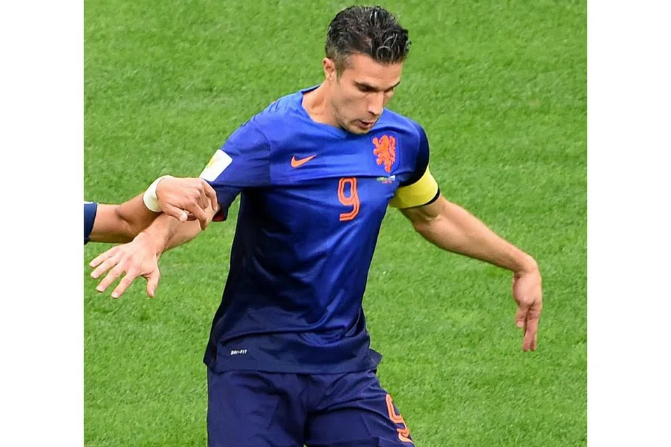 VAN PERSIE: Bantu Sir Alex Ferguson menangi EPL dalam musim terakhir beliau memimpin Manchester United sebagai pengurus dengan menjaringkan gol dalam perlawanan penting. 