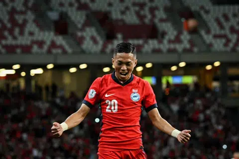 Penyerang Singa, Shawal Anuar, meraikan jaringan beliau dalam perlawanan Piala AFF Mitsubishi Electric menentang Thailand di Stadium Negara pada 17 Disember 2024. 