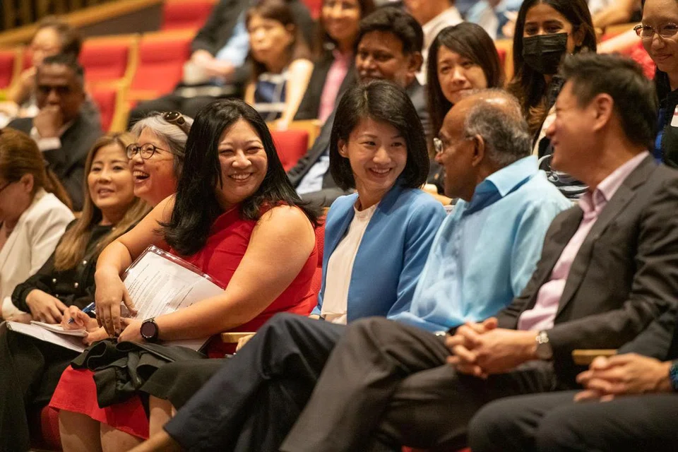 MELINDUNGI WANITA: Encik K. Shanmugam (dua dari kanan), Cik Sun Xueling dan Cik Yeo Wan Ling di persidangan SG Her Empowerment pada Isnin.