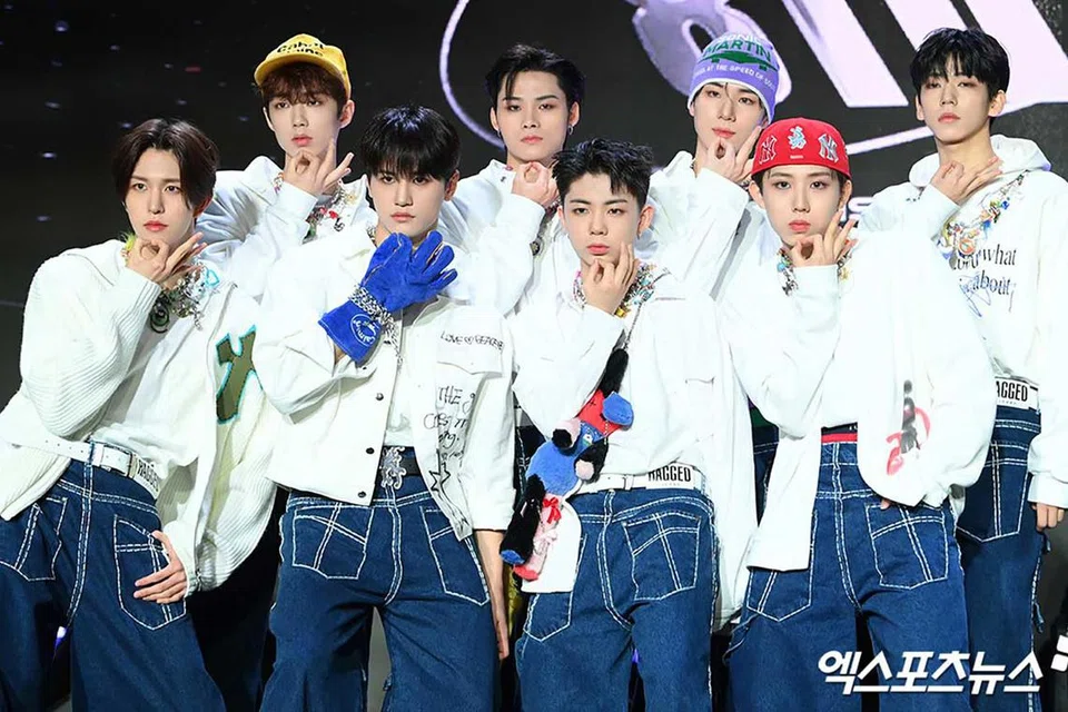 TENAGA ANAK MUDA: Kumpulan ‘boyband’ 8TURN merupakan barisan anak muda dengan identiti sendiri yang akan menggegar industri K-Pop.